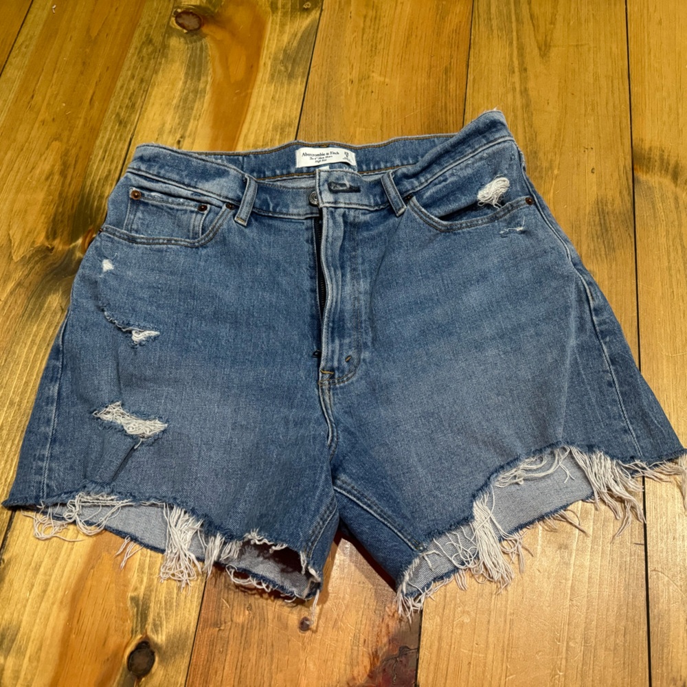 Abercrombie curve love mom short, size 29